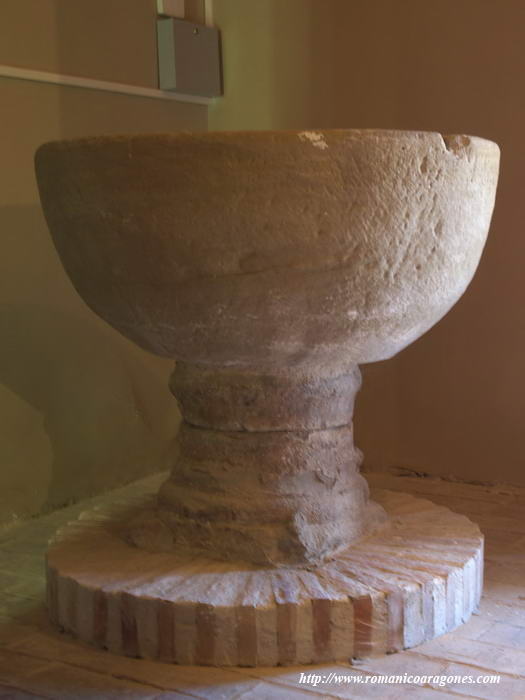 PILA BAUTISMAL